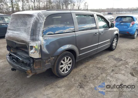 2016 Chrysler Town & Country Touring from USA, damaged, VIN 2C4RC1BG5GR245553